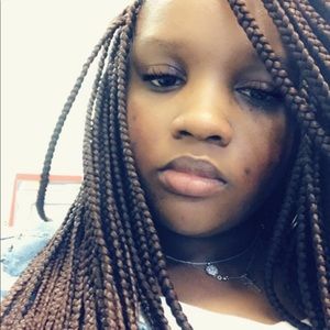 Meet your Posher, Ebony